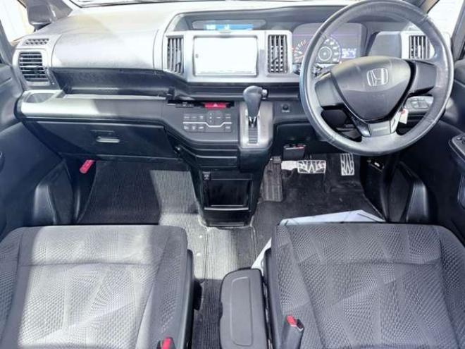 ステップワゴン2.0 スパーダ S 4WD　下廻防錆ナビBカメETC 2000