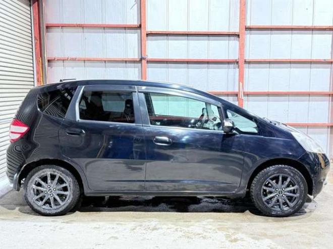 フィット1.3 G 4WD　下廻防錆1オナキーレスCD 1300