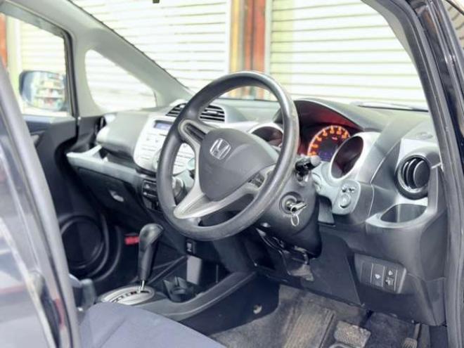 フィット1.3 G 4WD　下廻防錆1オナキーレスCD 1300