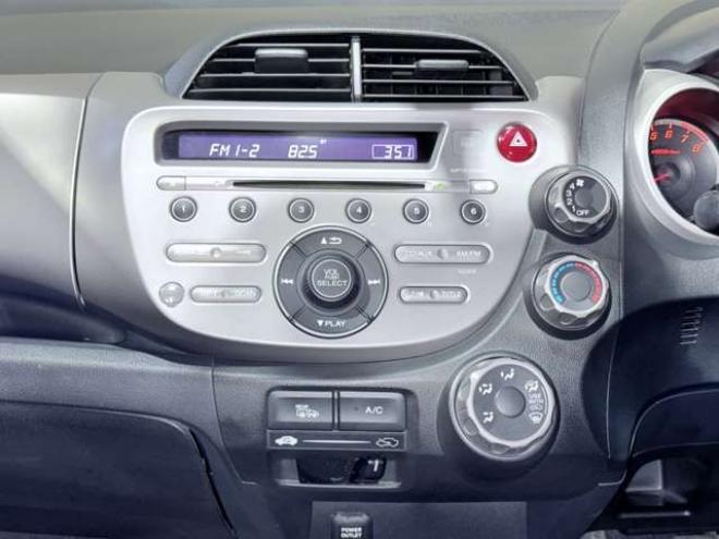 フィット1.3 G 4WD　下廻防錆1オナキーレスCD 1300