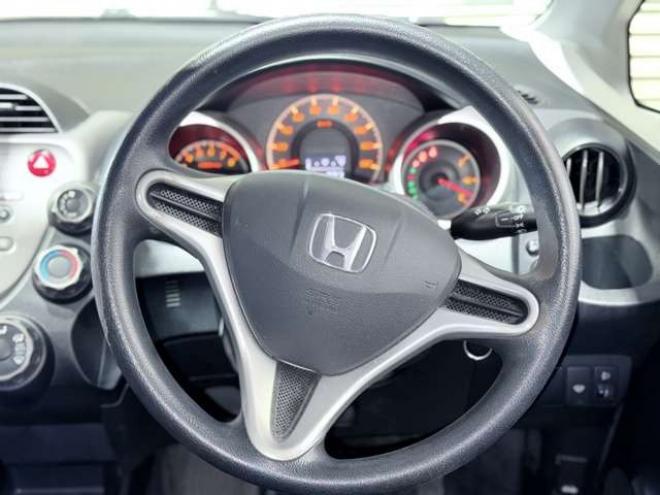 フィット1.3 G 4WD　下廻防錆1オナキーレスCD 1300
