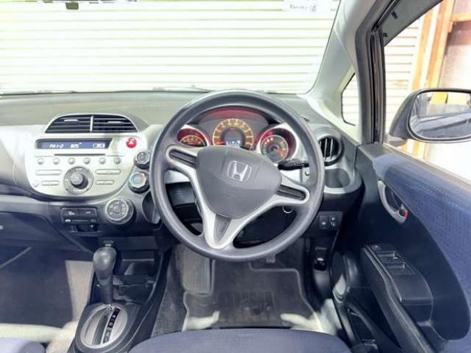 フィット1.3 G 4WD　下廻防錆1オナキーレスCD 1300