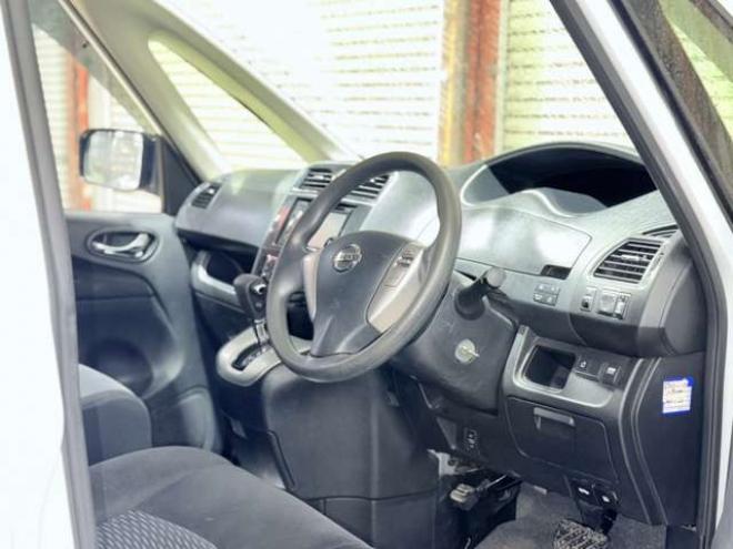セレナ2.0 20X 4WD　下廻防錆ラジオCD 2000