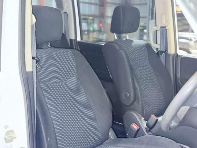 セレナ2.0 20X 4WD　下廻防錆ラジオCD 2000