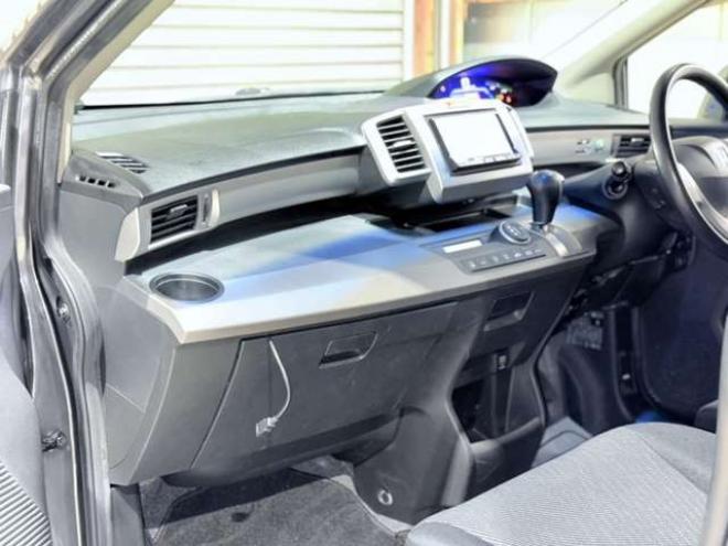 フリードハイブリッド1.5　下廻防錆TVナビBカメETC 2WD 1500