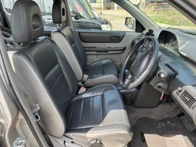 エクストレイル 4WD 2000 5Dr