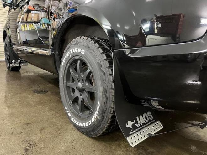 デリカＤ：５　Ｇパワーパッケージ　本州仕入　禁煙車　寒冷地仕様　ＭＫＷ１６インチＡＷ＋ＴＯＹＯオープンカントリーホワイトレター　純正１８ＡＷ＋スタッドレスタイヤ付　新品ＪＡＯＳブラックマッドガード　両側パワースライドドア　純正ナビ（地デジ　ＤＶＤ再生　Ｂｌｕｅｔｏｏｔｈ）＋バックカメラ　前後ドライブレコーダー　クルーズコントロール　両席シートヒーター　パワーシート　スマートキー　パドルシフト　横滑り防止装置　盗難防止装置　リアヒーター　ＨＩＤ　ＥＴＣ 4WD 2400 5Dr