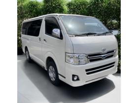 ハイエースバン　3型スーパーGLディーゼルターボ 本州車
寒冷地仕様 ナビTV レザーシート ベッドキット 両側スライドドア リアヒータークーラー 車検新規 12ヶ月点検整備済 保証付！ 4WD 3000 5Dr