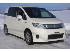 フリードスパイクハイブリッド　1.5 ジャストセレクション　検2年　自社　ローンカノウ　両Pスラ 2WD 1500