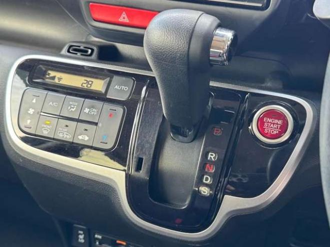 N-BOXG ターボLパッケージ 4WD　ナビ　TV　Bカメラ　Pスライド 660
