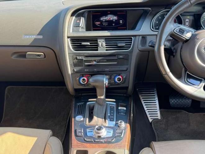 アウディA5スポーツバック 2.0 TFSI クワトロ 4WD　ナビ　TV　Bカメラ　Bluetooth　本革シート 正規輸入車 2000