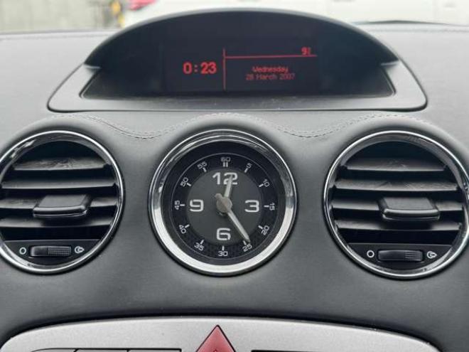 プジョーRCZ　1.6　本革　ナビ　TV　シートヒーター 正規輸入車 2WD 1600