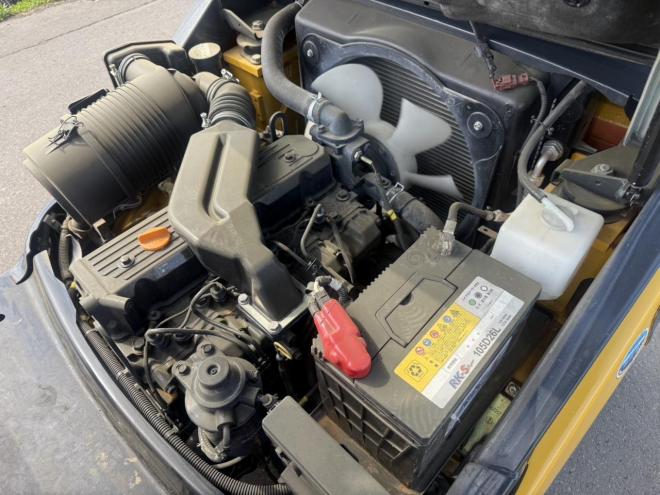 フォークリフト極上！コマツ FD25T-17 サイドシフト付き 2.5トンディーゼル ダブルタイヤ 3694アワー