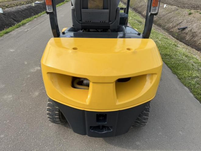 フォークリフト極上！コマツ FD25T-17 サイドシフト付き 2.5トンディーゼル ダブルタイヤ 3694アワー