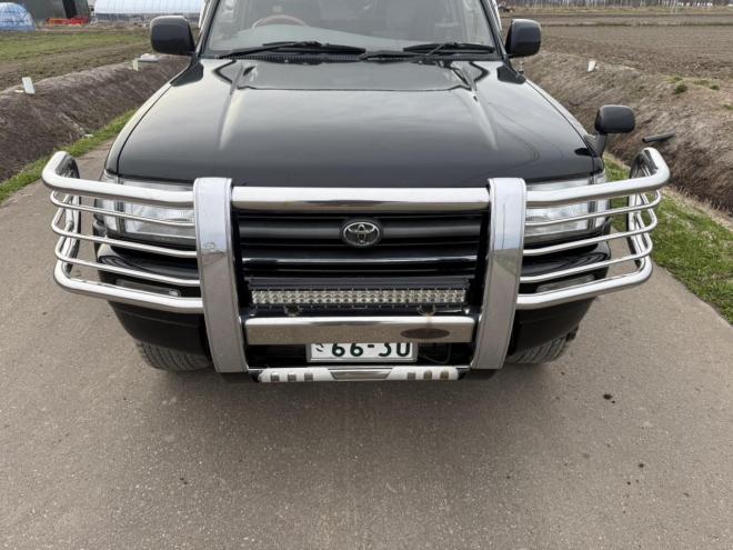 ハイラックスサーフKZN185 ディーゼル  リフトアップ  ヒッチメンバー付き  4WD 下回り綺麗