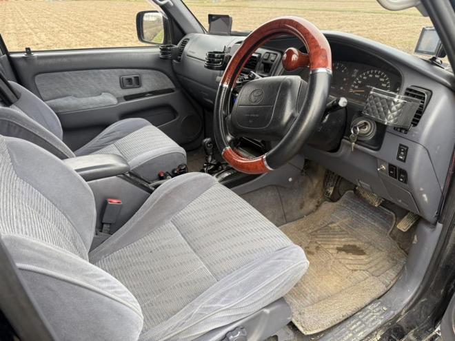 ハイラックスサーフKZN185 ディーゼル  リフトアップ  ヒッチメンバー付き  4WD 下回り綺麗