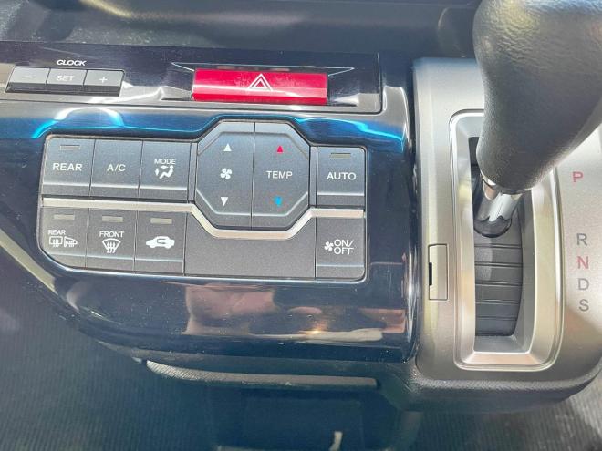 ステップワゴン2.0スパーダZ 4WD 5年保証 スマキー 夏冬タイヤ 両側パワスラ ナビTV ETC 寒冷地仕様 禁煙 車検整備2年付 修復歴無