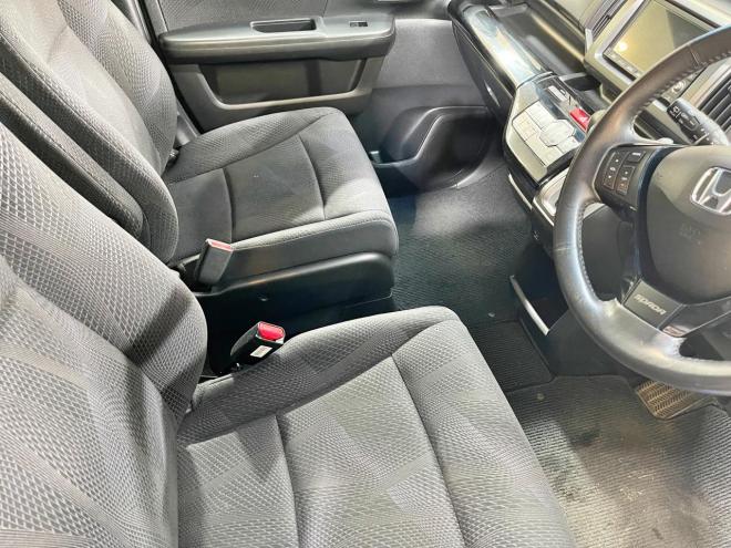 ステップワゴン2.0スパーダZ 4WD 5年保証 スマキー 夏冬タイヤ 両側パワスラ ナビTV ETC 寒冷地仕様 禁煙 車検整備2年付 修復歴無