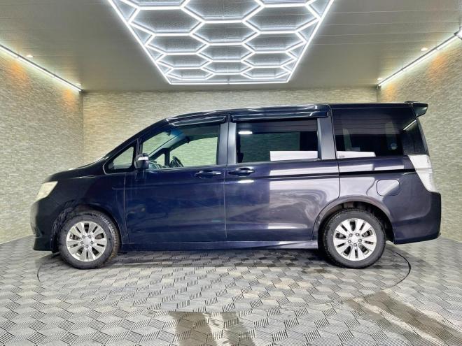 ステップワゴン2.0スパーダZ 4WD 5年保証 スマキー 夏冬タイヤ 両側パワスラ ナビTV ETC 寒冷地仕様 禁煙 車検整備2年付 修復歴無