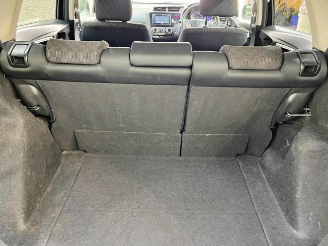フィット13G Fパッケージ 4WD 5年保証 スマキー Bカメ 寒冷地仕様 禁煙 車検整備2年付 修復歴無