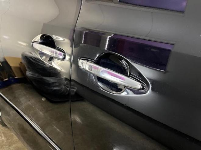 アルファード２４０Ｓ　プライムセレクションⅡ　タイプゴールド　禁煙車　ＷＡＫＯＳバリアスコーティング済　ＳＭＡＣＫブラポリ１６インチＡＷ　社外１６ＡＷ＋スタッドレスタイヤ付　両側パワースライドドア　パワーバックドア　純正ＨＤＤナビ（ワンセグ地デジ　ＤＶＤ再生）＋バックカメラ　前後コーナーセンサー　横滑り防止装置　ＨＩＤ　ＥＴＣ 　タイミングチェーン 4WD 2400 5Dr