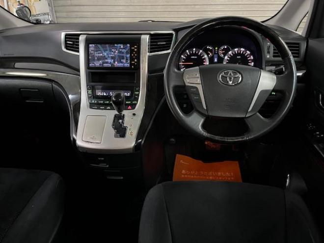 アルファード２４０Ｓ　プライムセレクションⅡ　タイプゴールド　禁煙車　ＷＡＫＯＳバリアスコーティング済　ＳＭＡＣＫブラポリ１６インチＡＷ　社外１６ＡＷ＋スタッドレスタイヤ付　両側パワースライドドア　パワーバックドア　純正ＨＤＤナビ（ワンセグ地デジ　ＤＶＤ再生）＋バックカメラ　前後コーナーセンサー　横滑り防止装置　ＨＩＤ　ＥＴＣ 　タイミングチェーン 4WD 2400 5Dr
