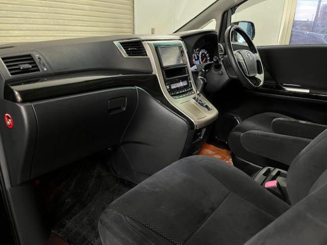 アルファード２４０Ｓ　プライムセレクションⅡ　タイプゴールド　禁煙車　ＷＡＫＯＳバリアスコーティング済　ＳＭＡＣＫブラポリ１６インチＡＷ　社外１６ＡＷ＋スタッドレスタイヤ付　両側パワースライドドア　パワーバックドア　純正ＨＤＤナビ（ワンセグ地デジ　ＤＶＤ再生）＋バックカメラ　前後コーナーセンサー　横滑り防止装置　ＨＩＤ　ＥＴＣ 　タイミングチェーン 4WD 2400 5Dr
