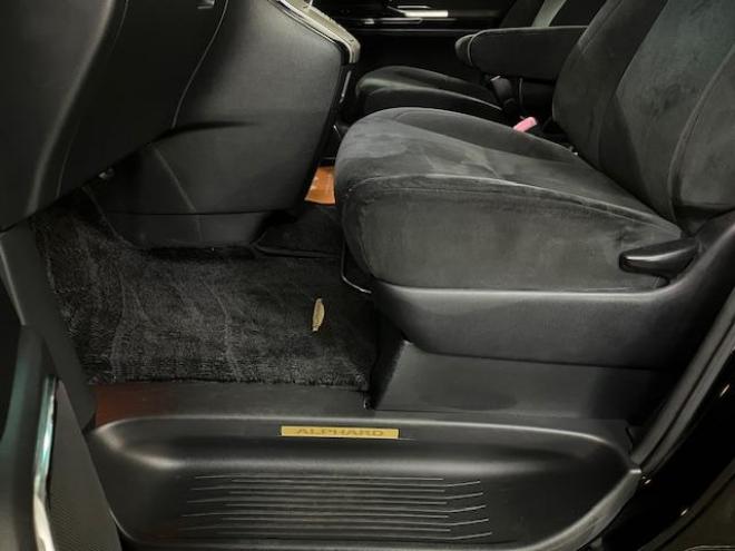 アルファード２４０Ｓ　プライムセレクションⅡ　タイプゴールド　禁煙車　ＷＡＫＯＳバリアスコーティング済　ＳＭＡＣＫブラポリ１６インチＡＷ　社外１６ＡＷ＋スタッドレスタイヤ付　両側パワースライドドア　パワーバックドア　純正ＨＤＤナビ（ワンセグ地デジ　ＤＶＤ再生）＋バックカメラ　前後コーナーセンサー　横滑り防止装置　ＨＩＤ　ＥＴＣ 　タイミングチェーン 4WD 2400 5Dr