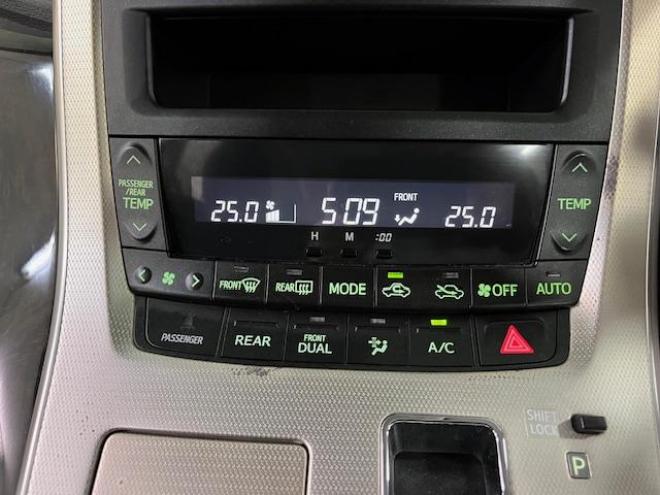 アルファード２４０Ｓ　プライムセレクションⅡ　タイプゴールド　禁煙車　ＷＡＫＯＳバリアスコーティング済　ＳＭＡＣＫブラポリ１６インチＡＷ　社外１６ＡＷ＋スタッドレスタイヤ付　両側パワースライドドア　パワーバックドア　純正ＨＤＤナビ（ワンセグ地デジ　ＤＶＤ再生）＋バックカメラ　前後コーナーセンサー　横滑り防止装置　ＨＩＤ　ＥＴＣ 　タイミングチェーン 4WD 2400 5Dr