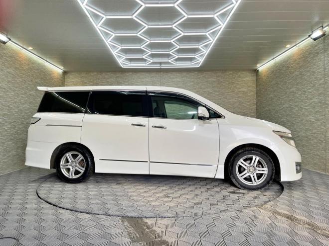 エルグランド2.5ライダー 4WD 5年保証 スマキー 両側パワスラ ナビTV Bカメ 寒冷地仕様 禁煙 修復歴無