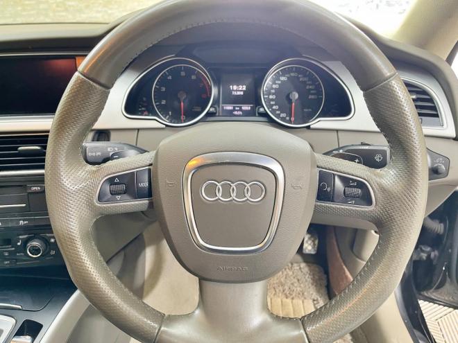 アウディ2.0TFSI クワトロ 4WD 5年保証 スマキー ナビ Bカメ ETC 寒冷地仕様 禁煙 車検整備2年付 修復歴無