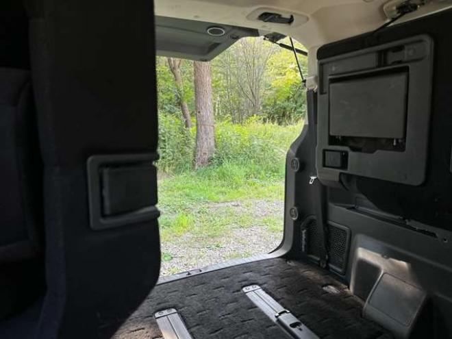 デリカD：5 2.2 D プレミアム ディーゼルターボ 4WD　地デジナビ/ETC/両側パワスラ/Bカメラ 2300
