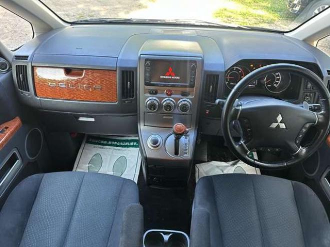 デリカD：5 2.2 D プレミアム ディーゼルターボ 4WD　地デジナビ/ETC/両側パワスラ/Bカメラ 2300
