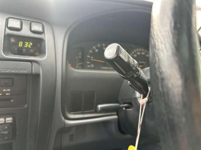 ハイラックスサーフ3.0 SSR-X ワイドボディ アクティブパッケージ装着車III ディーゼルターボ 4WD　サンルーフ/サイドステップ/純正アルミ 3000