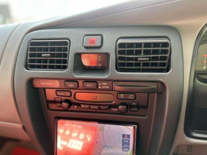 ハイラックスサーフ2.7 SSR-X 4WD　リフトUP/AW/社外ナビ/Bカメラ/ETC 2700