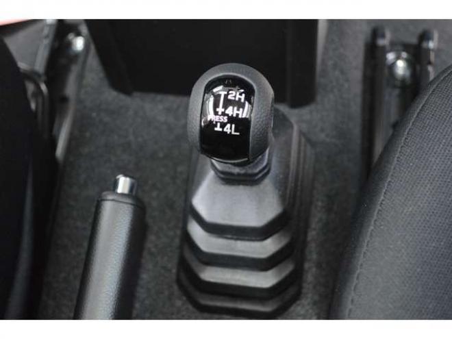 ジムニーXC 4WD　ワンオーナーセーフティサポート搭載SDナビ 660