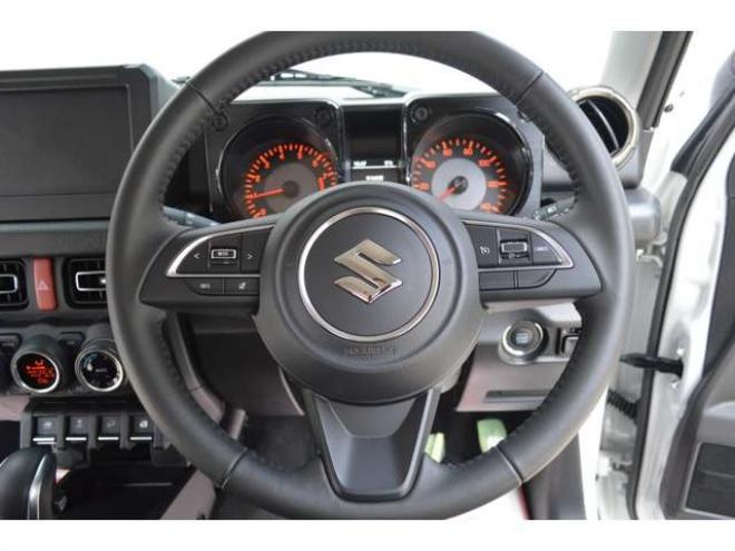 ジムニーXC 4WD　ワンオーナーセーフティサポート搭載SDナビ 660