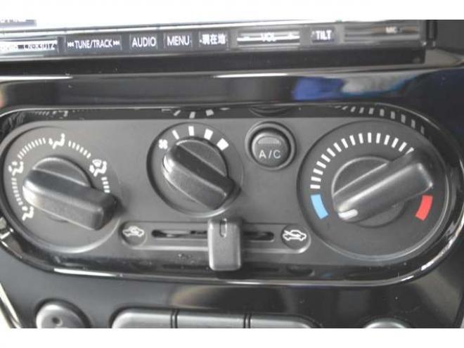 ジムニーランドベンチャー 4WD　ワンオーナー特別仕様車4WDターボSDナビTV 660