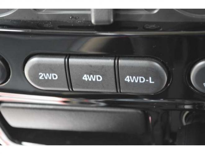 ジムニーランドベンチャー 4WD　ワンオーナー特別仕様車4WDターボSDナビTV 660