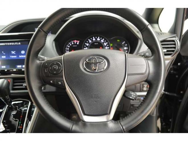 ヴォクシー2.0 ZS 煌III 4WD　1オーナー車セーフティセンス9インチナビTV 2000
