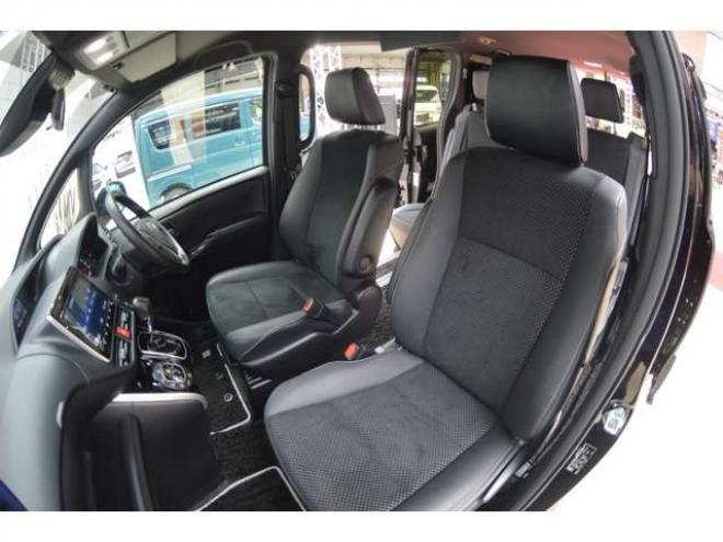 ヴォクシー2.0 ZS 煌III 4WD　1オーナー車セーフティセンス9インチナビTV 2000