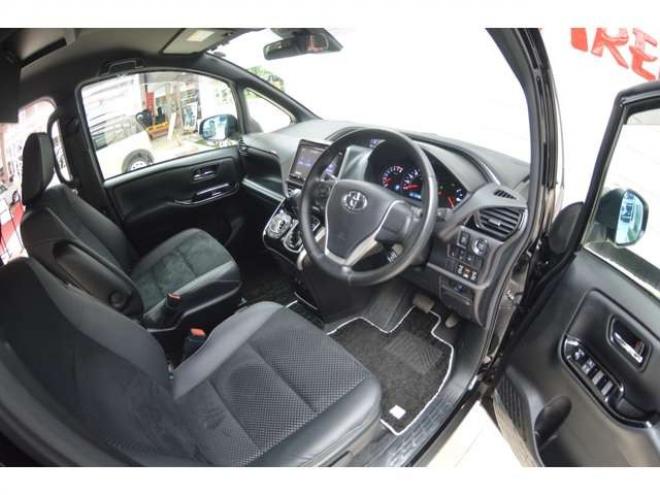 ヴォクシー2.0 ZS 煌III 4WD　1オーナー車セーフティセンス9インチナビTV 2000