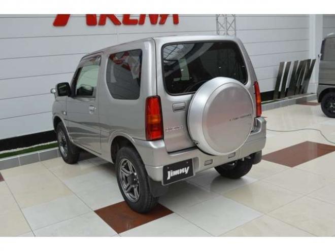 ジムニーランドベンチャー 4WD　ワンオーナー特別仕様車4WDターボCD 660