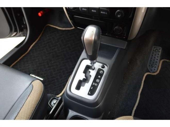 ジムニーランドベンチャー 4WD　1オーナー特別仕様車CDハーフレザーシート 660
