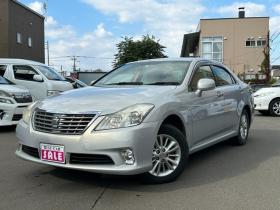 クラウン　ロイヤル 2.5 ロイヤルサルーン i-Four スペシャルパッケージ 4WD　 2500