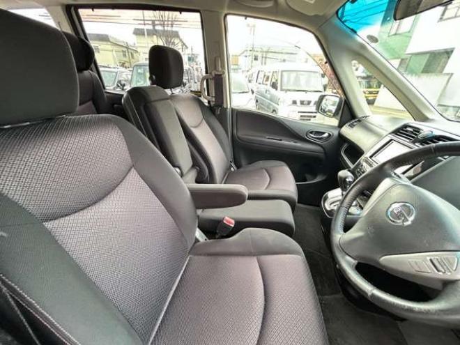 セレナ2.0 ハイウェイスター Vセレクション 4WD　パワースライドドア　フルセグTV 2000