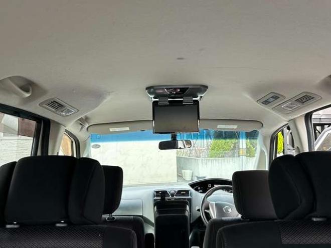 セレナ2.0 ハイウェイスター Vセレクション 4WD　パワースライドドア　フルセグTV 2000