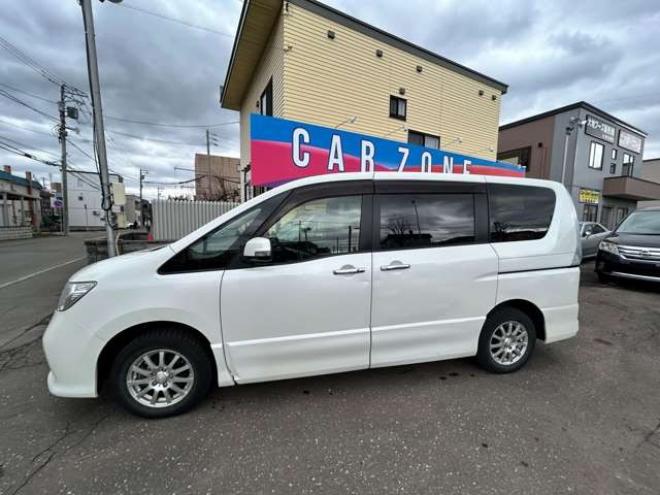 セレナ2.0 ハイウェイスター Vセレクション 4WD　パワースライドドア　フルセグTV 2000