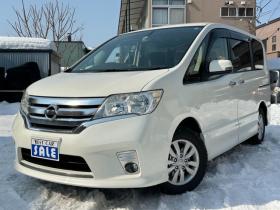 セレナ　2.0 ハイウェイスター 4WD　両側ワンタッチオートスライドドア　ETC 2000