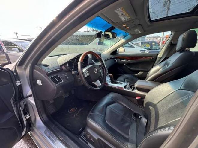 キャデラックCTSスポーツワゴン　3.0 プレミアム　パワーバックドア 正規輸入車 2WD 3000